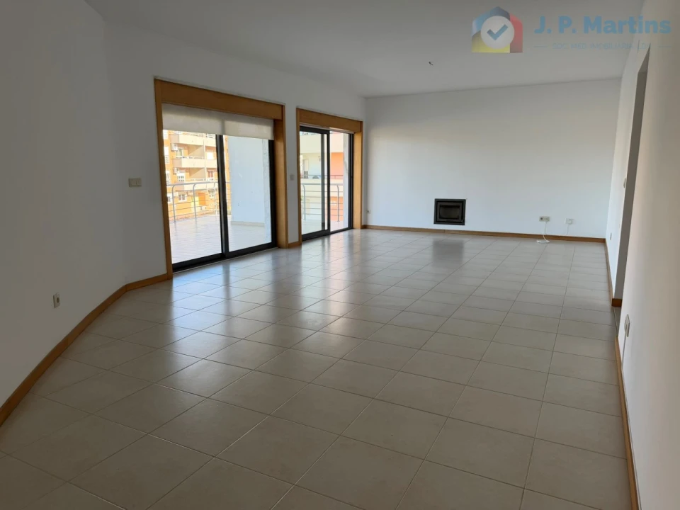 Apartamento T4 para Venda em Pinhal Novo Foto 4