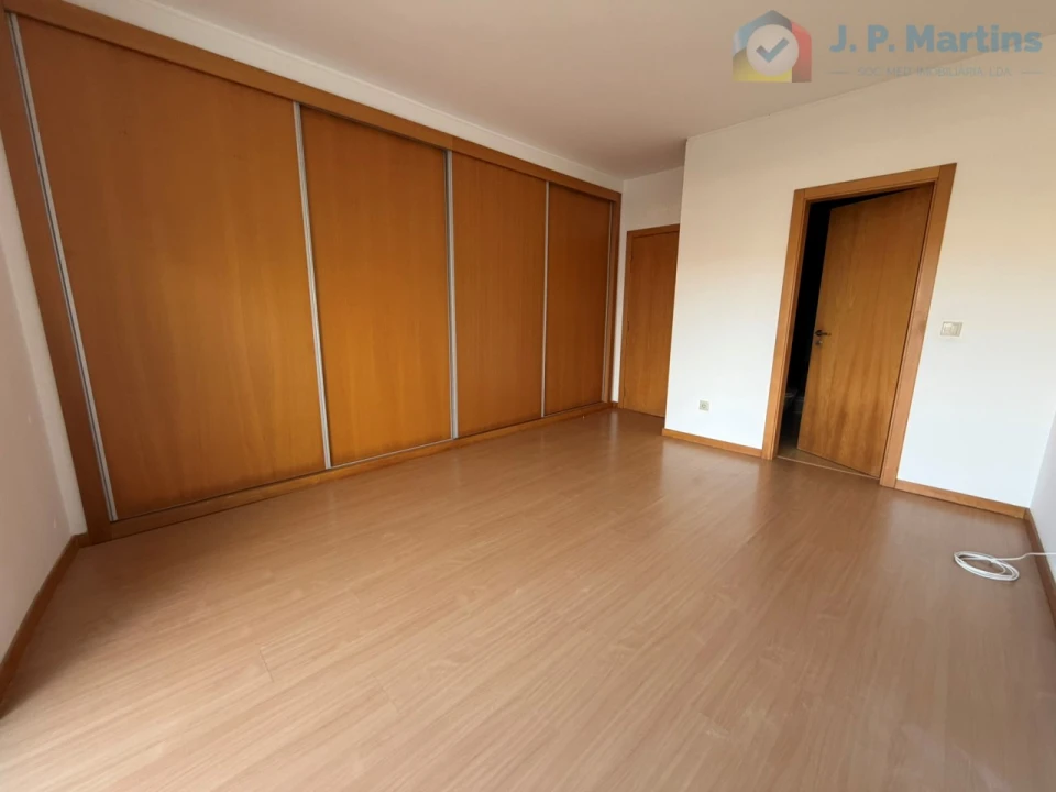 Apartamento T4 para Venda em Pinhal Novo Foto 16