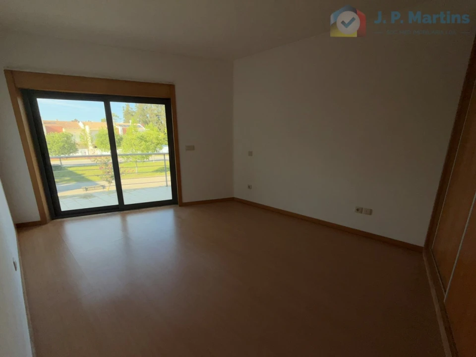 Apartamento T4 para Venda em Pinhal Novo Foto 24