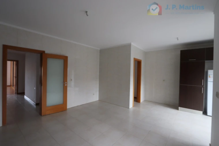Apartamento T4 para Venda em Pinhal Novo Foto 2