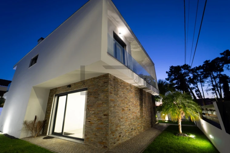 Moradia T4 para Venda em Charneca de Caparica e Sobreda Foto 2