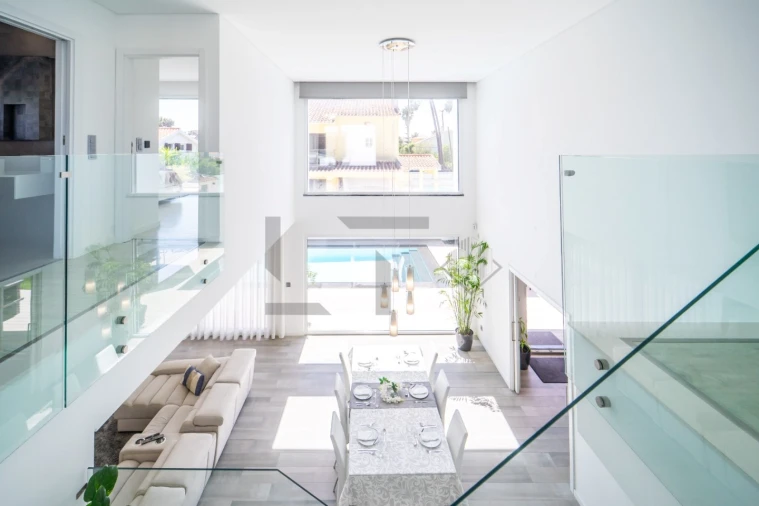 Moradia T4 para Venda em Charneca de Caparica e Sobreda Foto 15