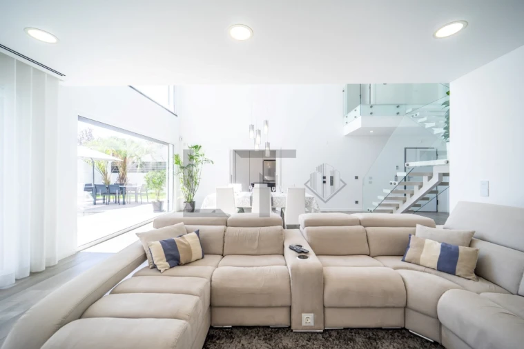 Moradia T4 para Venda em Charneca de Caparica e Sobreda Foto 19