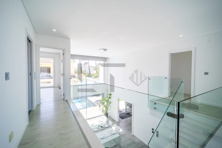 Moradia T4 para Venda em Charneca de Caparica e Sobreda Foto 34