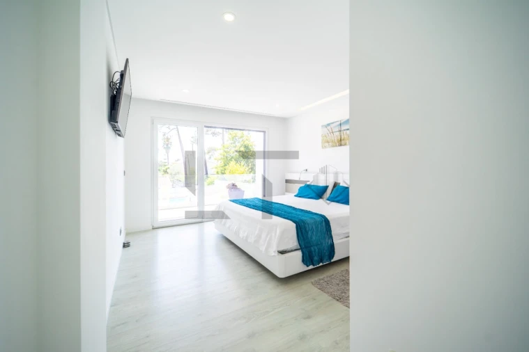 Moradia T4 para Venda em Charneca de Caparica e Sobreda Foto 36