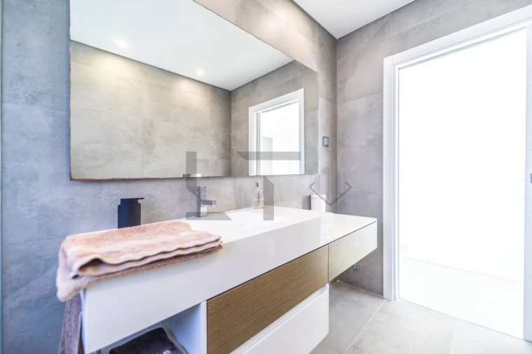 Moradia T4 para Venda em Charneca de Caparica e Sobreda Foto 40