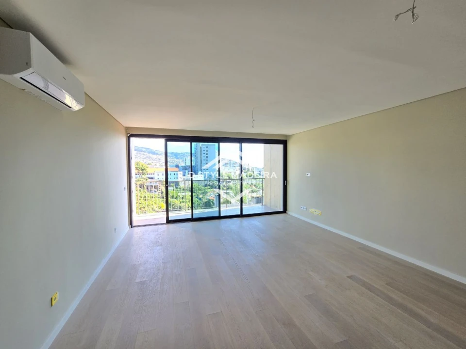 Apartamento T3 para Venda em São Martinho Foto 4