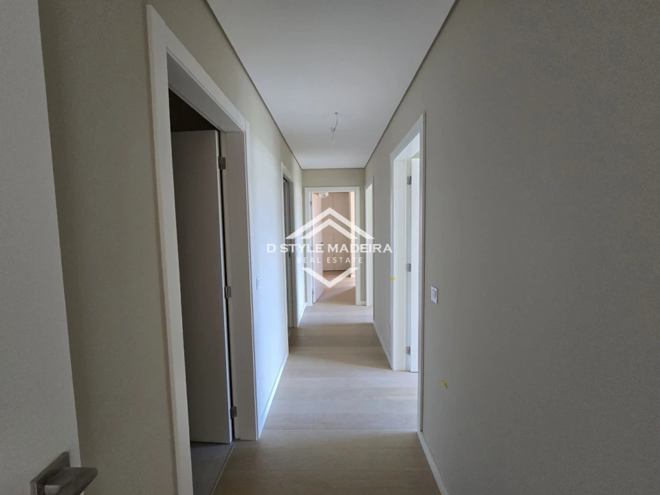 Apartamento T3 para Venda em São Martinho Foto 9