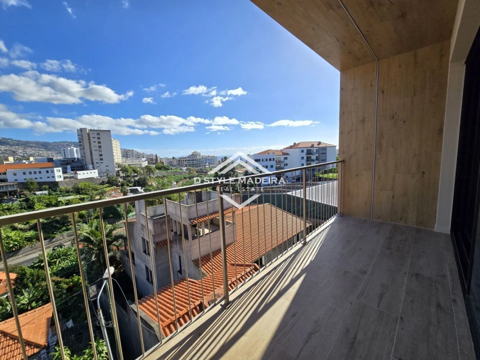 Apartamento T3 para Venda em São Martinho Foto 2