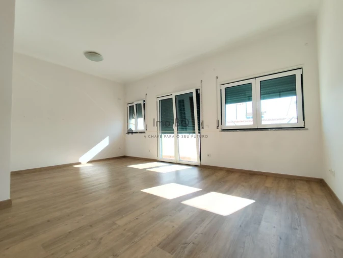 Moradia T3 para Arrendamento em Alcochete Foto 25