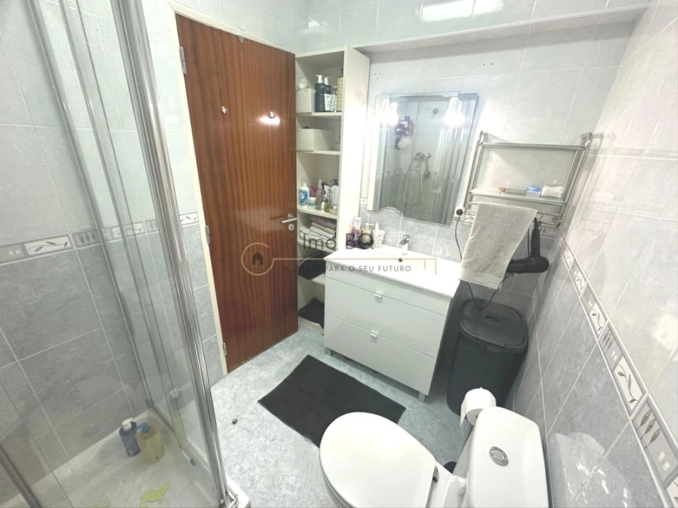 Apartamento T2 para Venda em Agualva e Mira-Sintra Foto 40