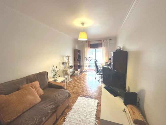 Apartamento T2 para Venda em Agualva e Mira-Sintra Foto 3