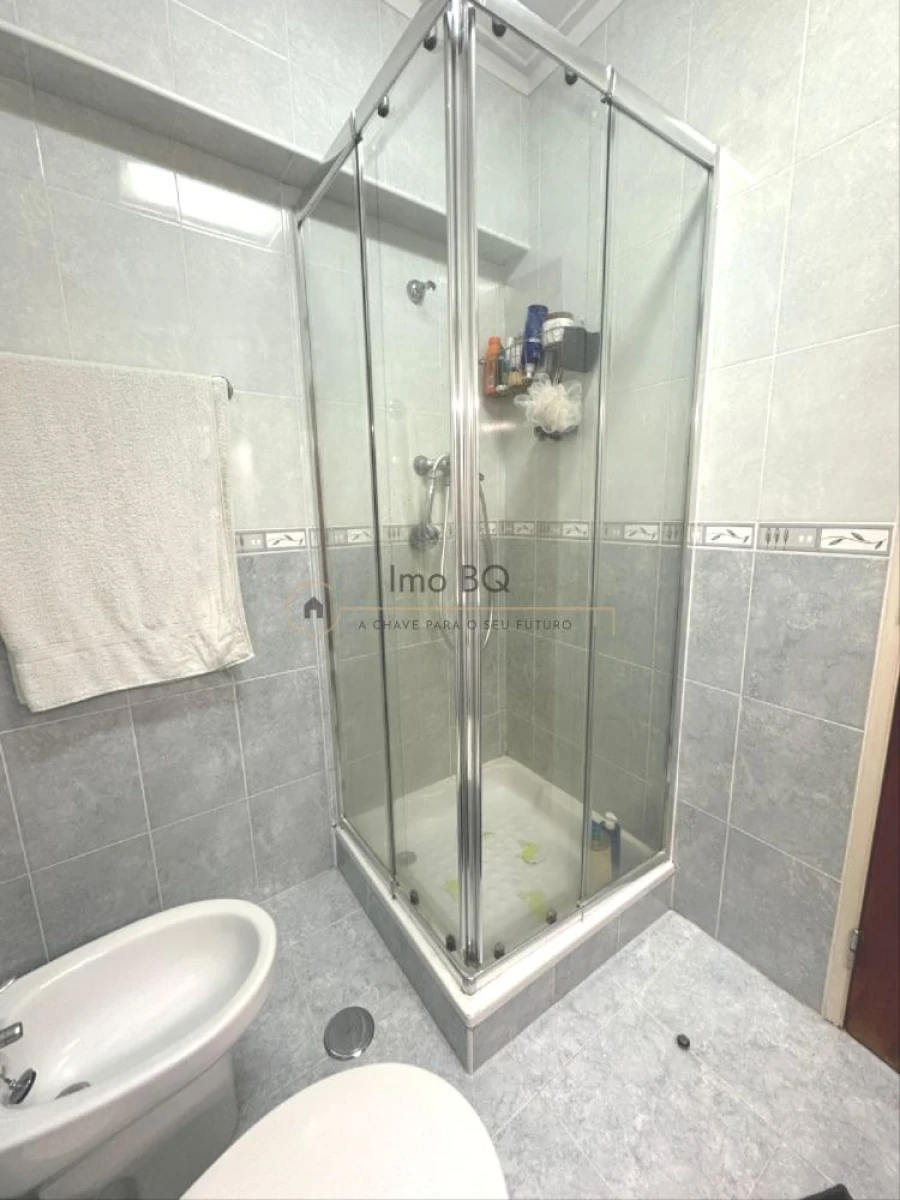 Apartamento T2 para Venda em Agualva e Mira-Sintra Foto 39