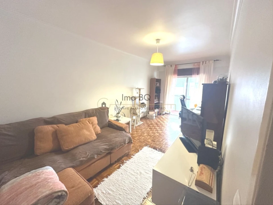 Apartamento T2 para Venda em Agualva e Mira-Sintra Foto 8