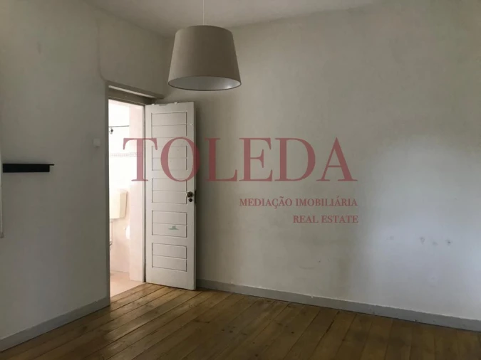 Loja para Venda em Almada, Cova da Piedade, Pragal e Cacilhas Foto 15