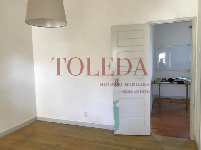 Loja para Venda em Almada, Cova da Piedade, Pragal e Cacilhas Foto 11