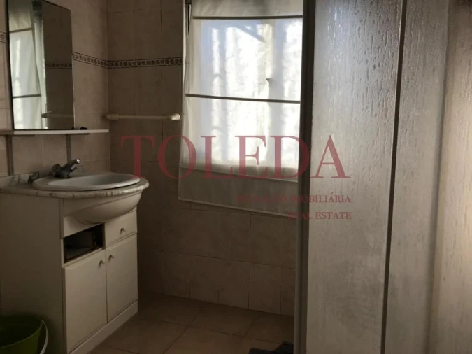 Loja para Venda em Almada, Cova da Piedade, Pragal e Cacilhas Foto 3