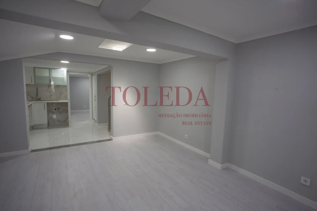 Moradia T1 para Venda em Benavente Foto 12