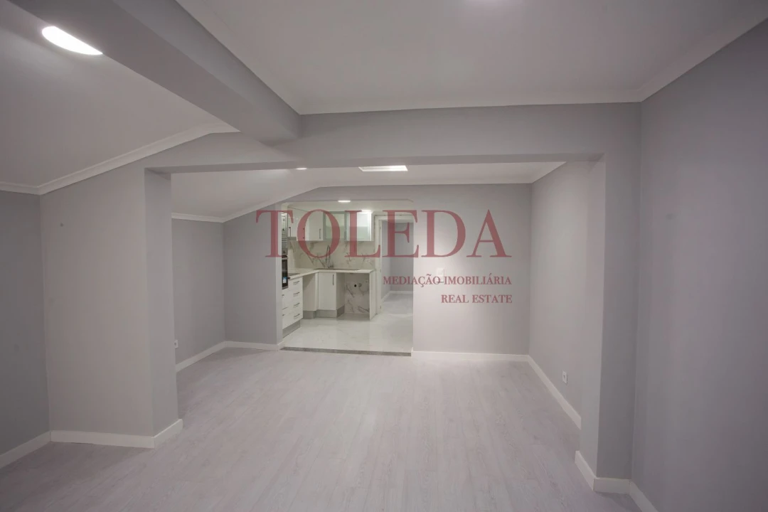 Moradia T1 para Venda em Benavente Foto 8