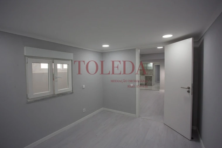 Moradia T1 para Venda em Benavente Foto 7