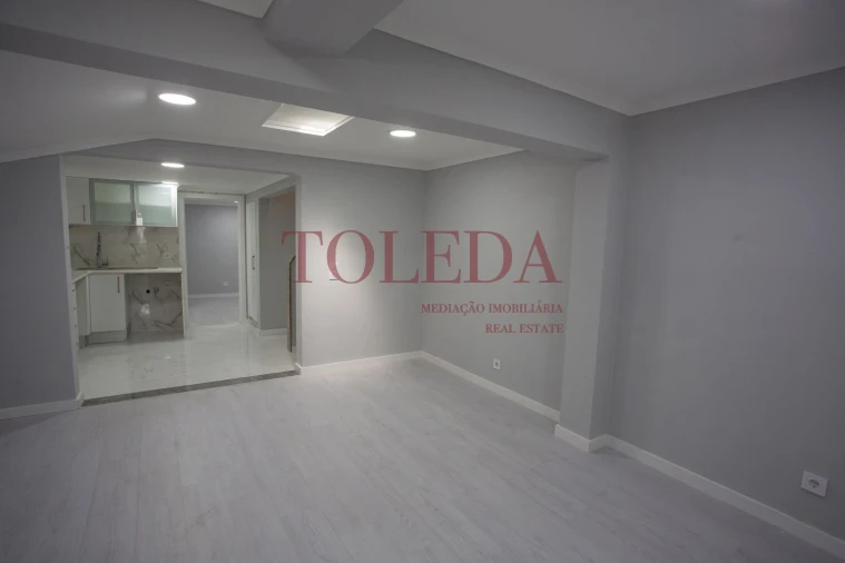 Moradia T1 para Venda em Benavente Foto 12