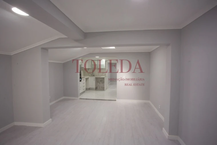 Moradia T1 para Venda em Benavente Foto 8