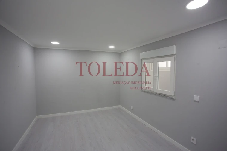 Moradia T1 para Venda em Benavente Foto 6