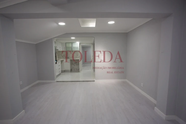 Moradia T1 para Venda em Benavente Foto 13