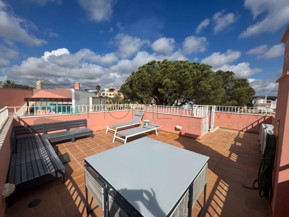 Apartamento T1 para Venda em Quarteira Foto 2