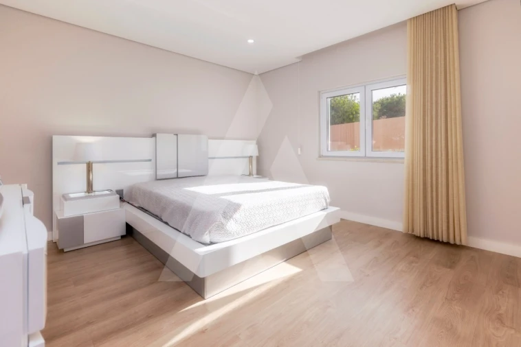 Moradia T4 para Venda em Quarteira Foto 28