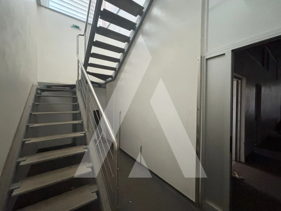 Armazém para Venda em Préstimo e Macieira de Alcoba Foto 19