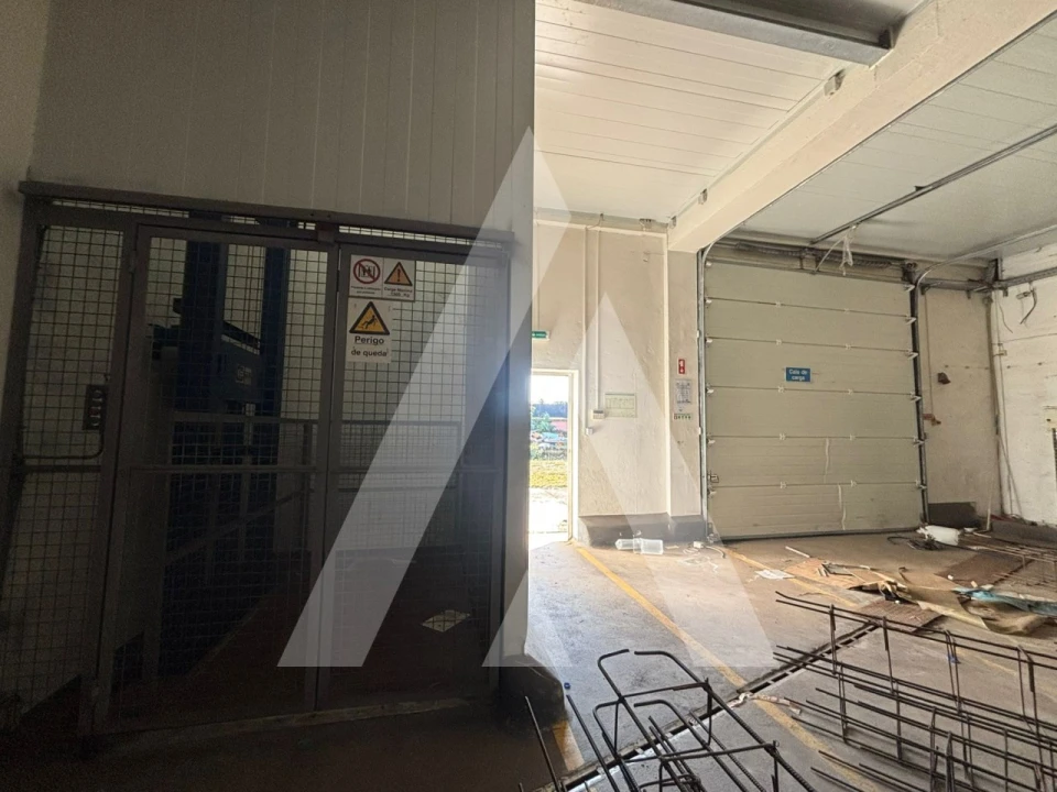Armazém para Venda em Préstimo e Macieira de Alcoba Foto 26