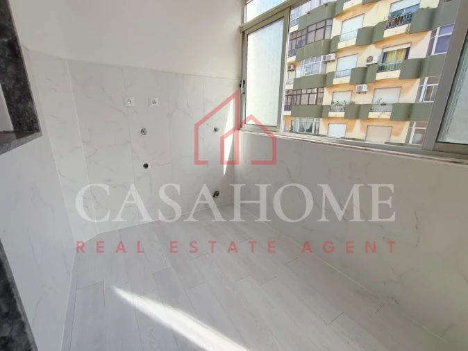 Apartamento T2 para Venda em Portimão Foto 12