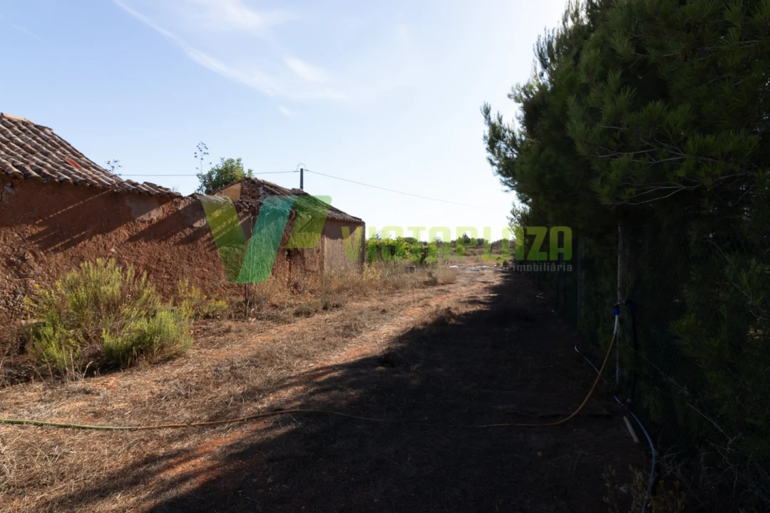 Terreno Misto para Venda em Bensafrim e Barão de São João Foto 16