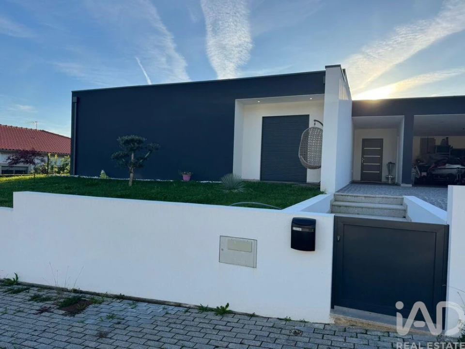 Moradia T4 para Venda em Cabração e Moreira do Lima Foto 4