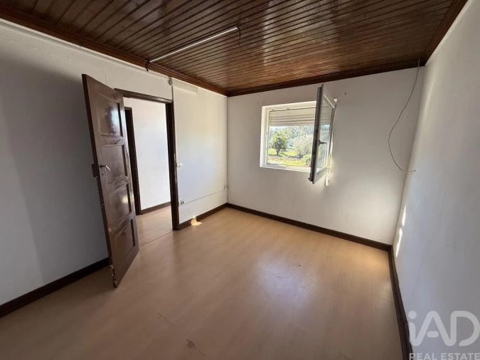 Moradia T3 para Venda em Miranda do Corvo Foto 11