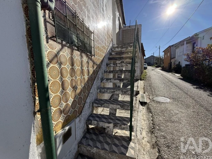 Moradia T3 para Venda em Miranda do Corvo Foto 6