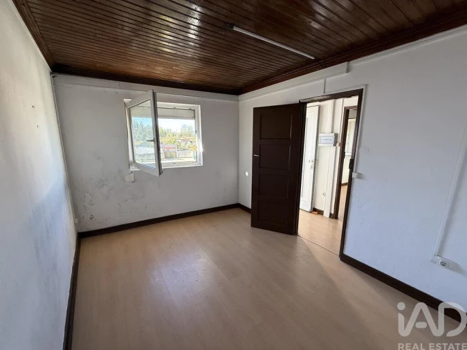 Moradia T3 para Venda em Miranda do Corvo Foto 9