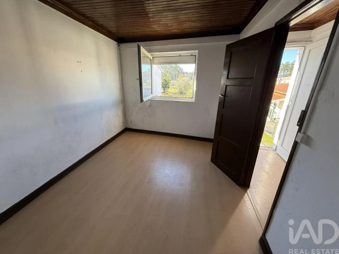 Moradia T3 para Venda em Miranda do Corvo Foto 10