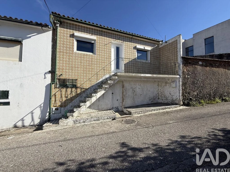 Moradia T3 para Venda em Miranda do Corvo Foto 2