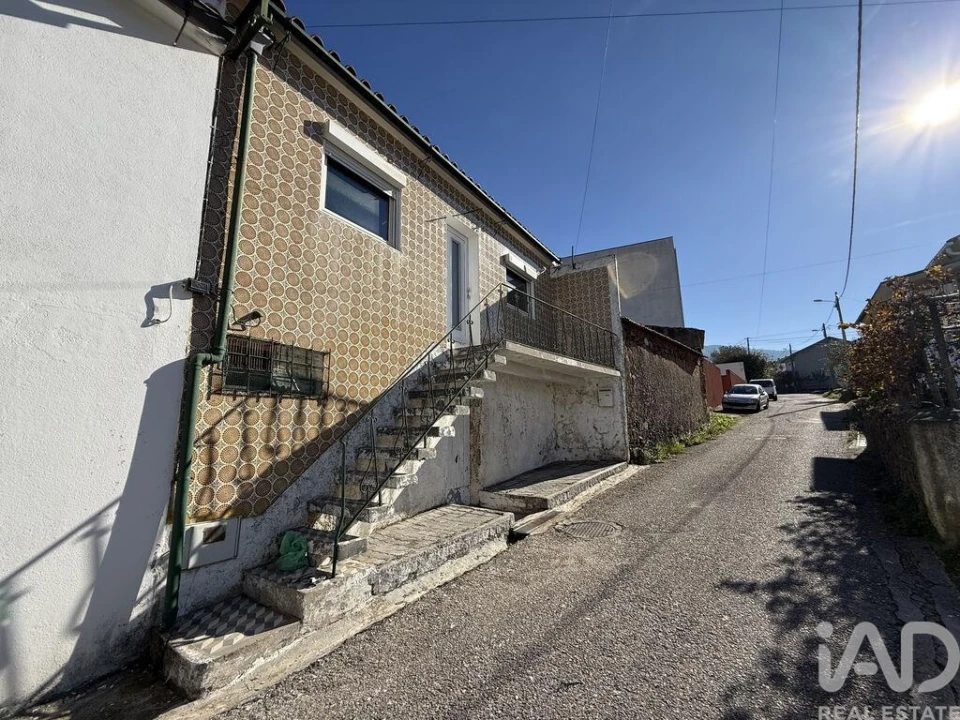 Moradia T3 para Venda em Miranda do Corvo Foto 3