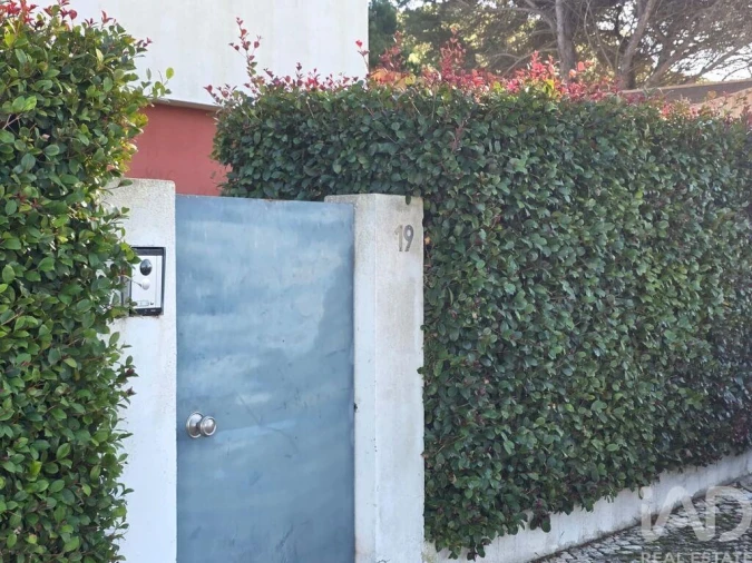 Moradia T3 para Venda em Sesimbra (Castelo) Foto 4