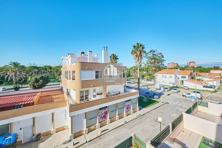 Apartamento T2 para Venda em Costa da Caparica Foto 22
