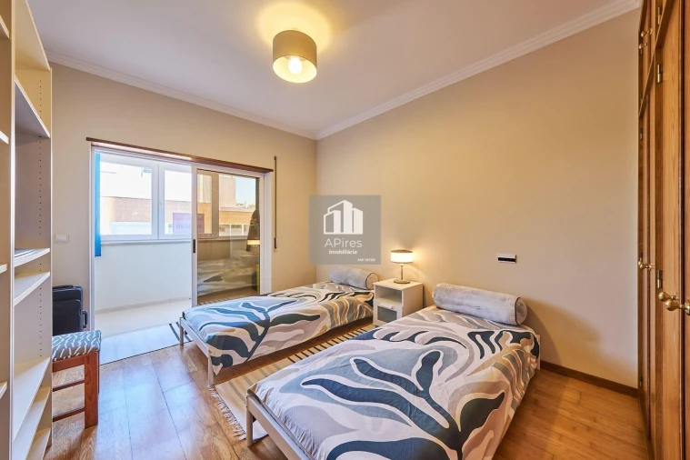 Apartamento T2 para Venda em Costa da Caparica Foto 10