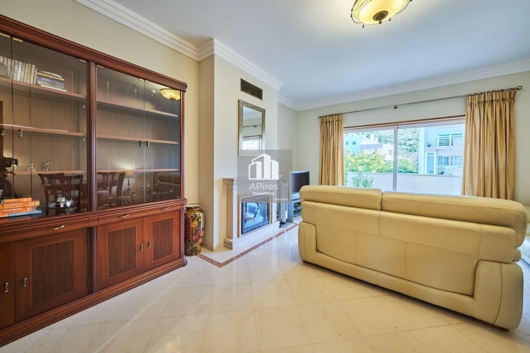 Apartamento T2 para Venda em Costa da Caparica Foto 3