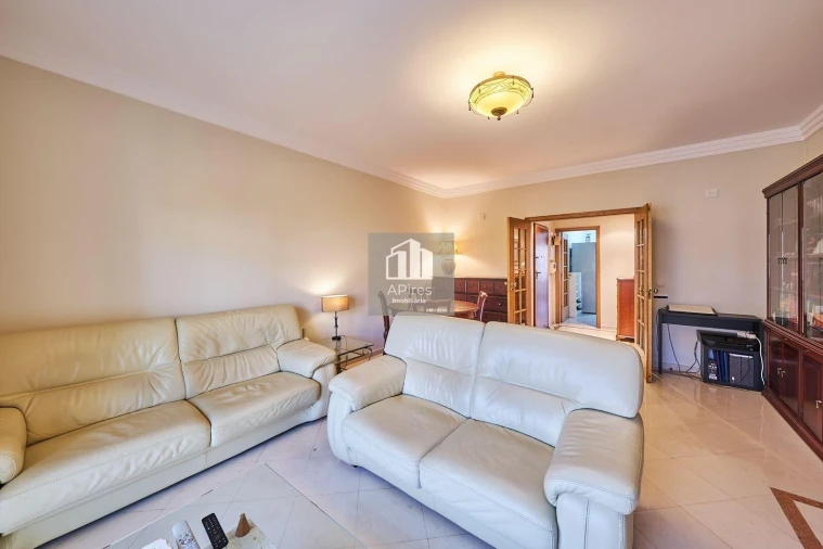 Apartamento T2 para Venda em Costa da Caparica Foto 2