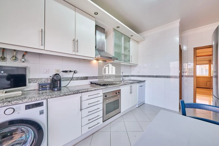 Apartamento T2 para Venda em Costa da Caparica Foto 16