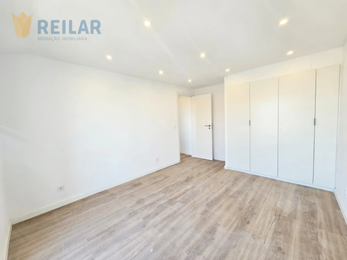 Apartamento T2 para Venda em Santa Iria de Azoia, São João da Talha e Bobadela Foto 19