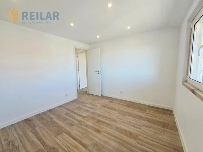 Apartamento T2 para Venda em Santa Iria de Azoia, São João da Talha e Bobadela Foto 22