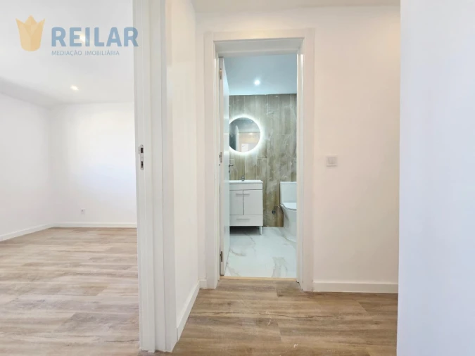 Apartamento T2 para Venda em Santa Iria de Azoia, São João da Talha e Bobadela Foto 28